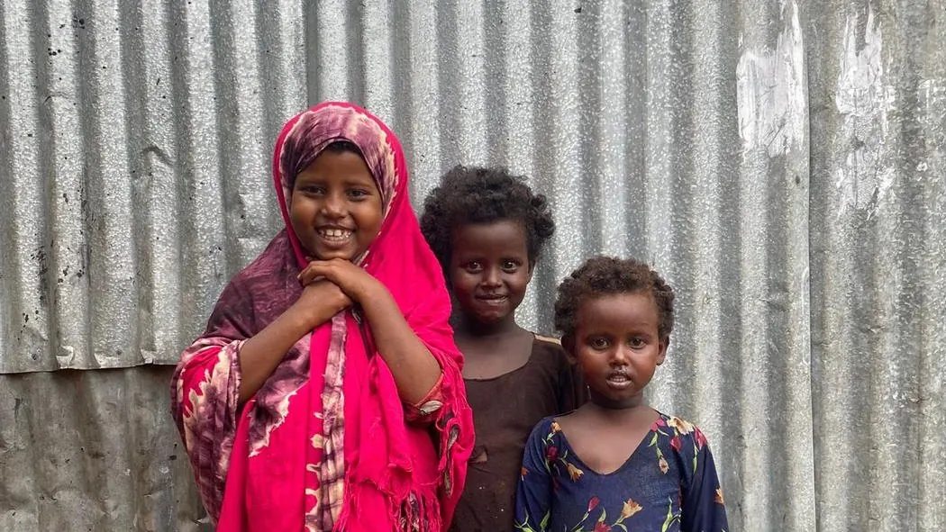 Children outside their homes in Mogadishu